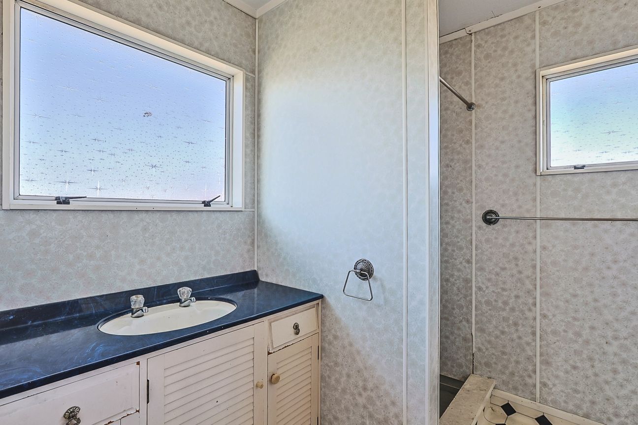 Calling Investors & Renovators  Opportunity Knocks - Widok 6