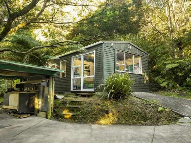 70 Mountain Road, Henderson Valley