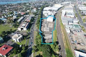 Substantial Yard with High Stud Warehouse