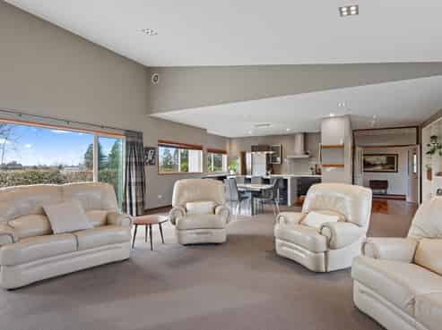 14 Country Place, Allenton