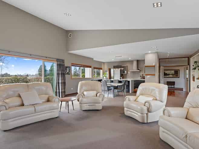 14 Country Place, Allenton