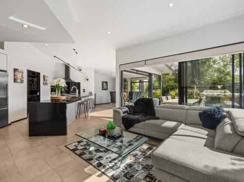 7 Antoine Grove, Richmond