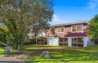 4257 Great North Road, Glendene