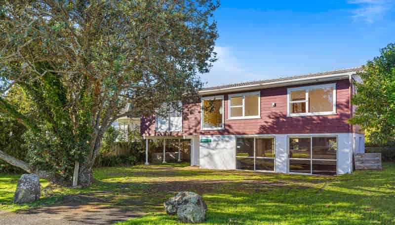 4257 Great North Road, Glendene