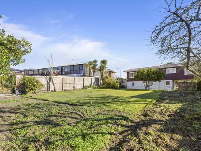 4257 Great North Road, Glendene