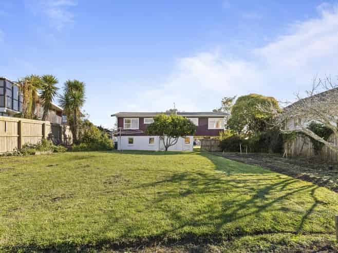 4257 Great North Road, Glendene