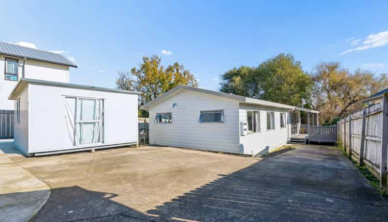 34A Graeme Avenue, Mangere East