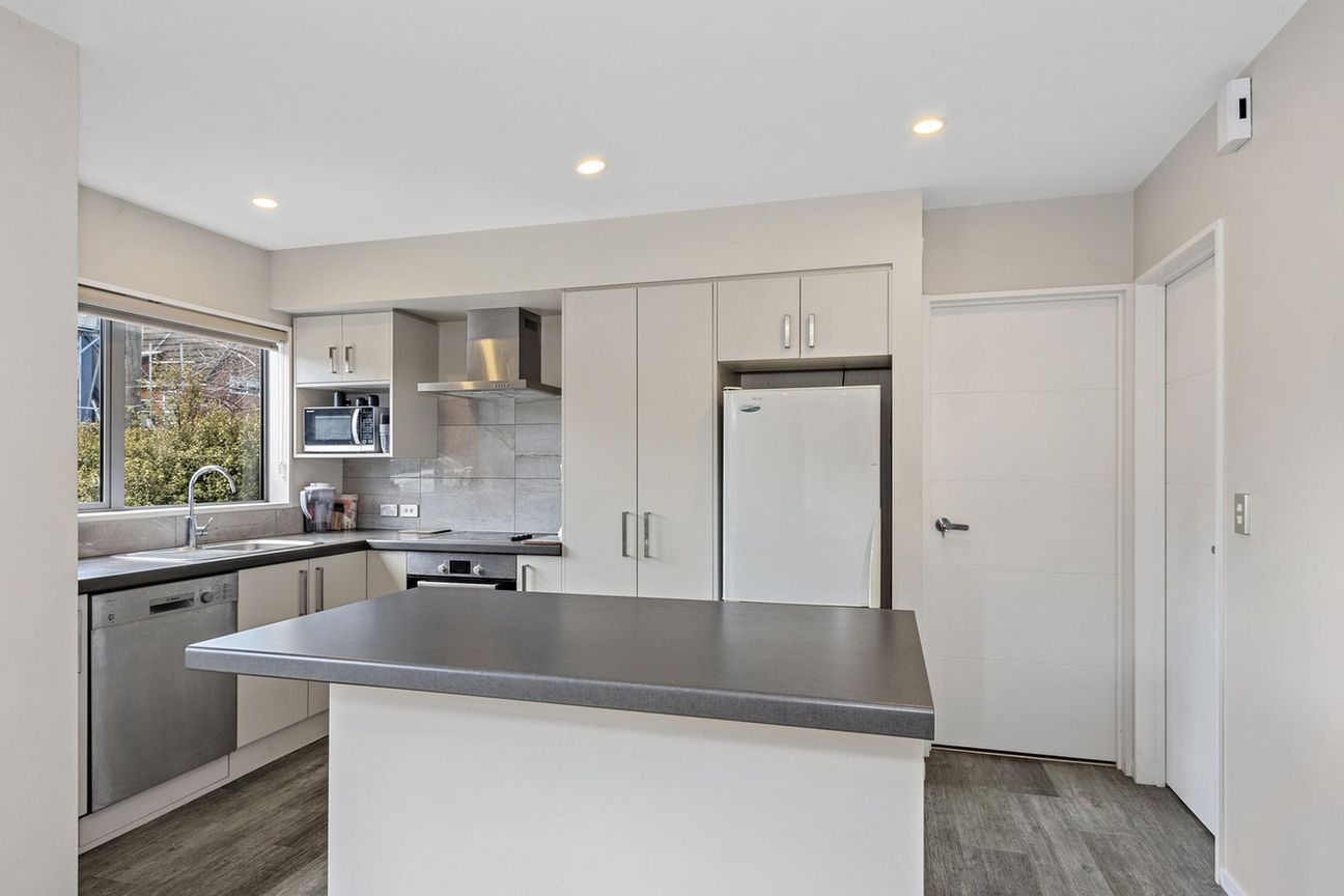 Modern townhouse close to city – pohled 2