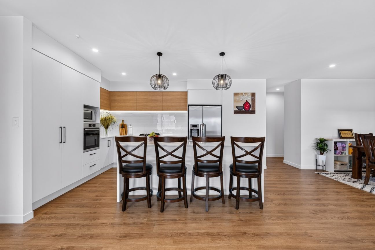Modern Family Living - Vista 5