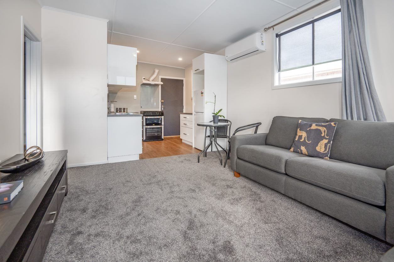 FRIMLEY-2BEDROOMS - Widok 5