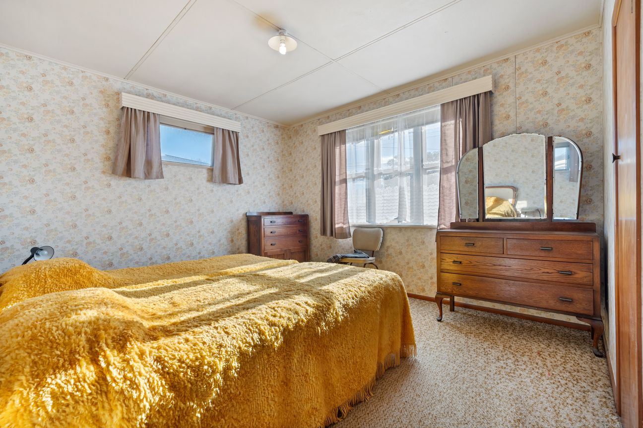 Auction Friday - Estate Motivated to Sell! - Więcej