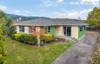 127 California Drive, Totara Park
