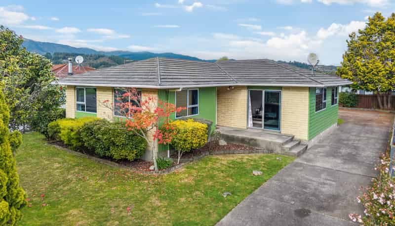 127 California Drive, Totara Park