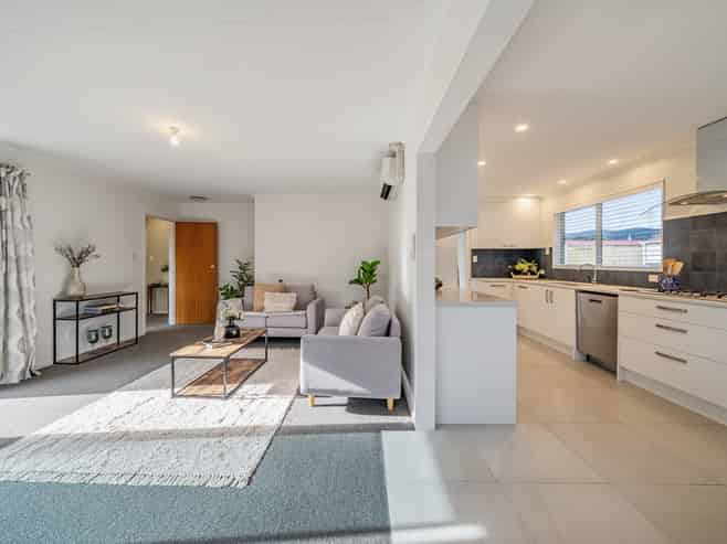 127 California Drive, Totara Park