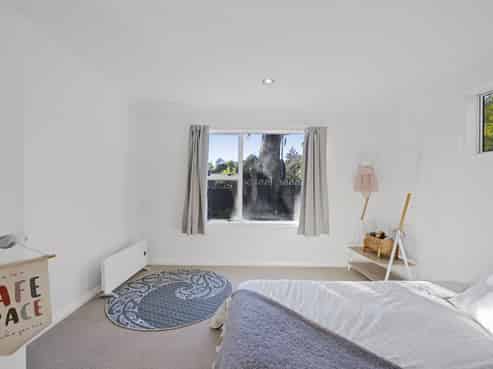 70 Seaview Road, Marfell
