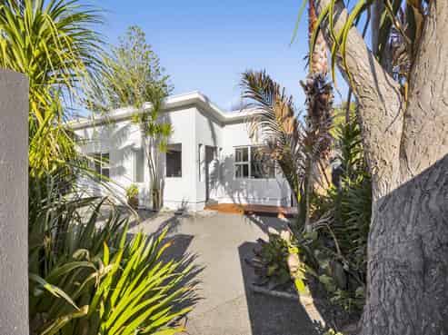70 Seaview Road, Marfell