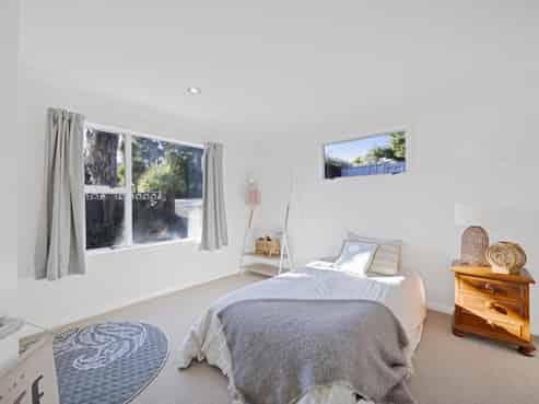 70 Seaview Road, Marfell