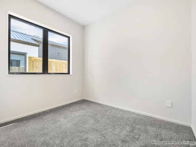1/62 Woodside Road, Massey