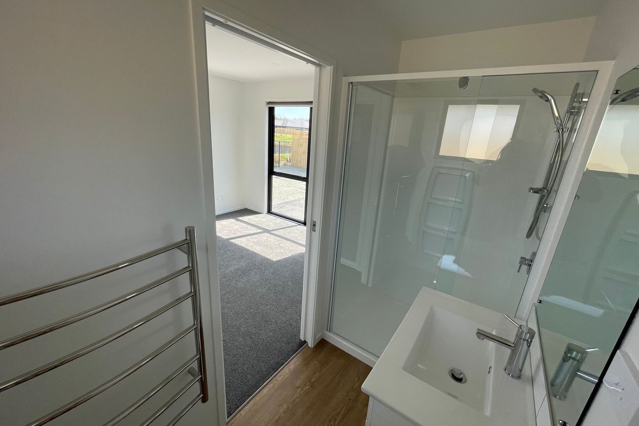 Modern, Easy Care Living in Popular Yaldhurst – pohled 6