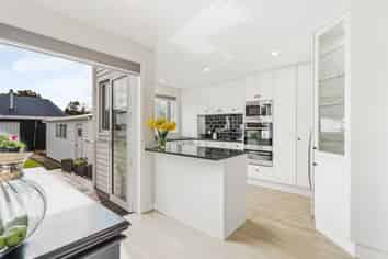 11 Wellesley Road, Mangere Bridge
