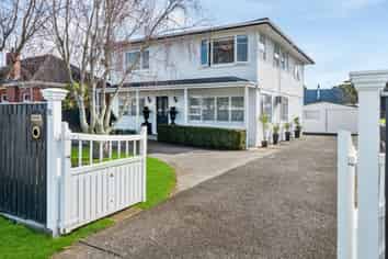 11 Wellesley Road, Mangere Bridge