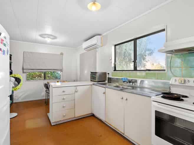 105 Jellicoe Road, Manurewa