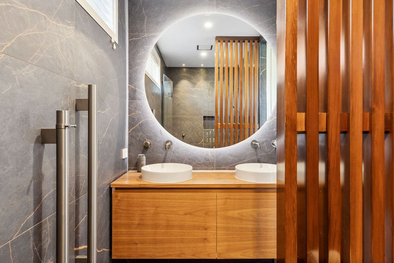 CONTEMPORARY LIVING IN A PRIVATE OASIS - Widok 3