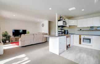 53a Fields Parade, Oteha