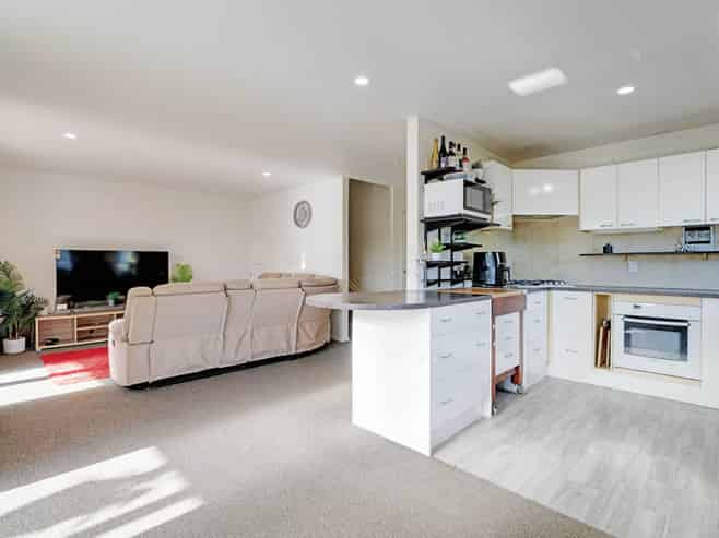 53a Fields Parade, Oteha