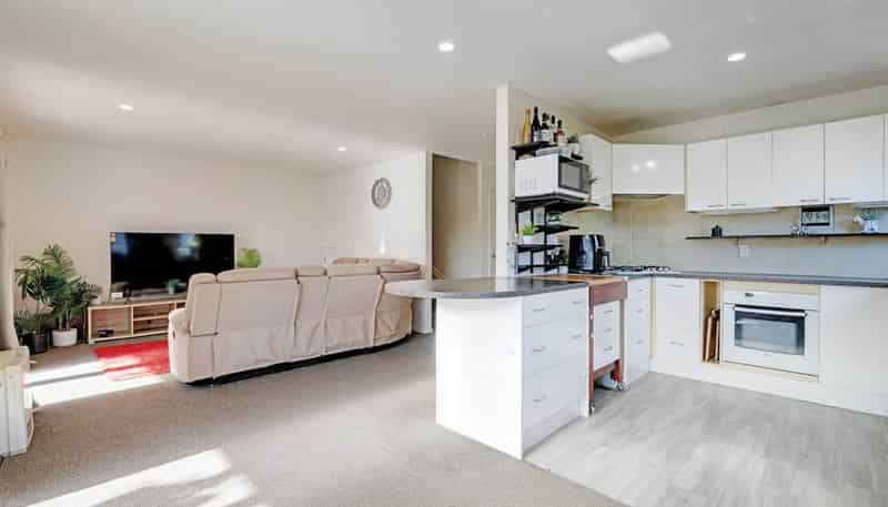 53a Fields Parade, Oteha
