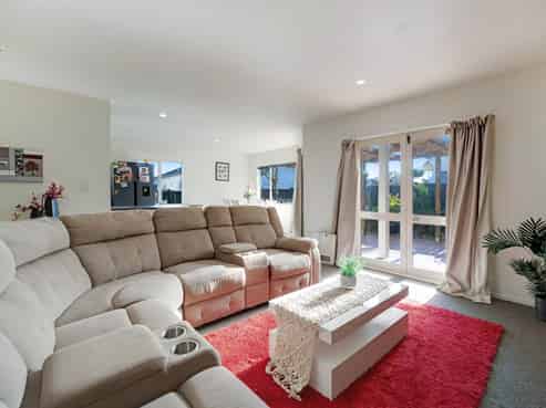 53a Fields Parade, Oteha