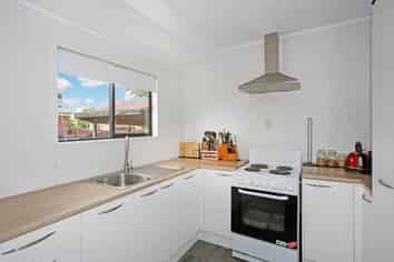 2/8 Freyberg Crescent, Pukekohe
