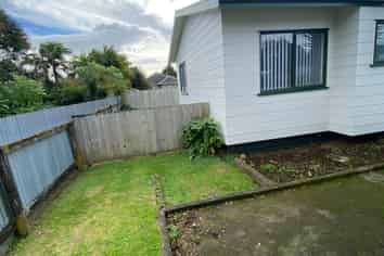 2/8 Freyberg Crescent, Pukekohe