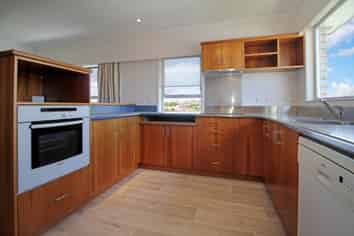 8/16 Atkin Avenue, Mission Bay
