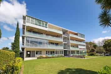 8/16 Atkin Avenue, Mission Bay