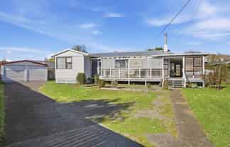 10 House Avenue, Mangere Bridge