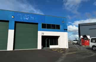 Smart Showroom / Office & Warehouse