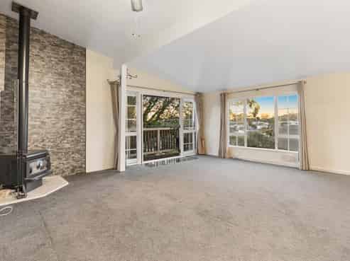 37 Caronia Crescent, Lynfield