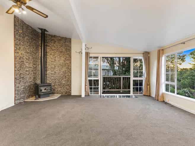 37 Caronia Crescent, Lynfield