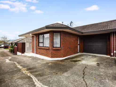 3/9 Korau Grove, Stokes Valley