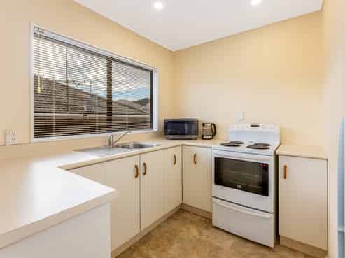 3/9 Korau Grove, Stokes Valley
