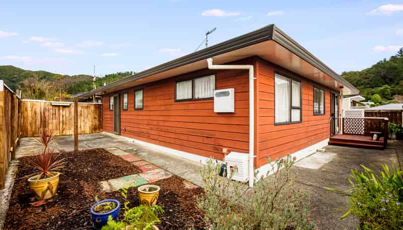 3/9 Korau Grove, Stokes Valley