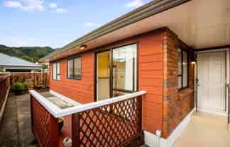 3/9 Korau Grove, Stokes Valley