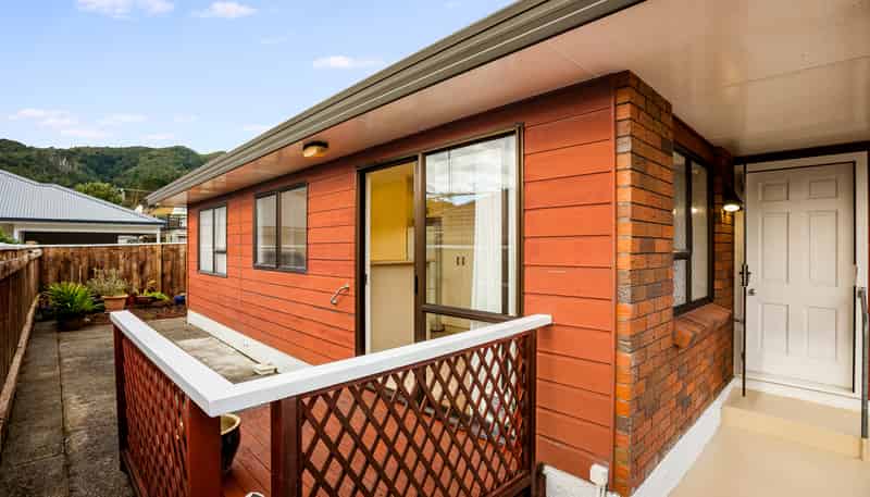 3/9 Korau Grove, Stokes Valley