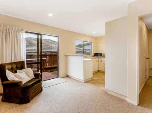 3/9 Korau Grove, Stokes Valley