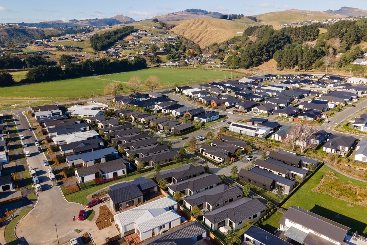 Premium Homes: Reserve Views + Double Garages - Bild 5