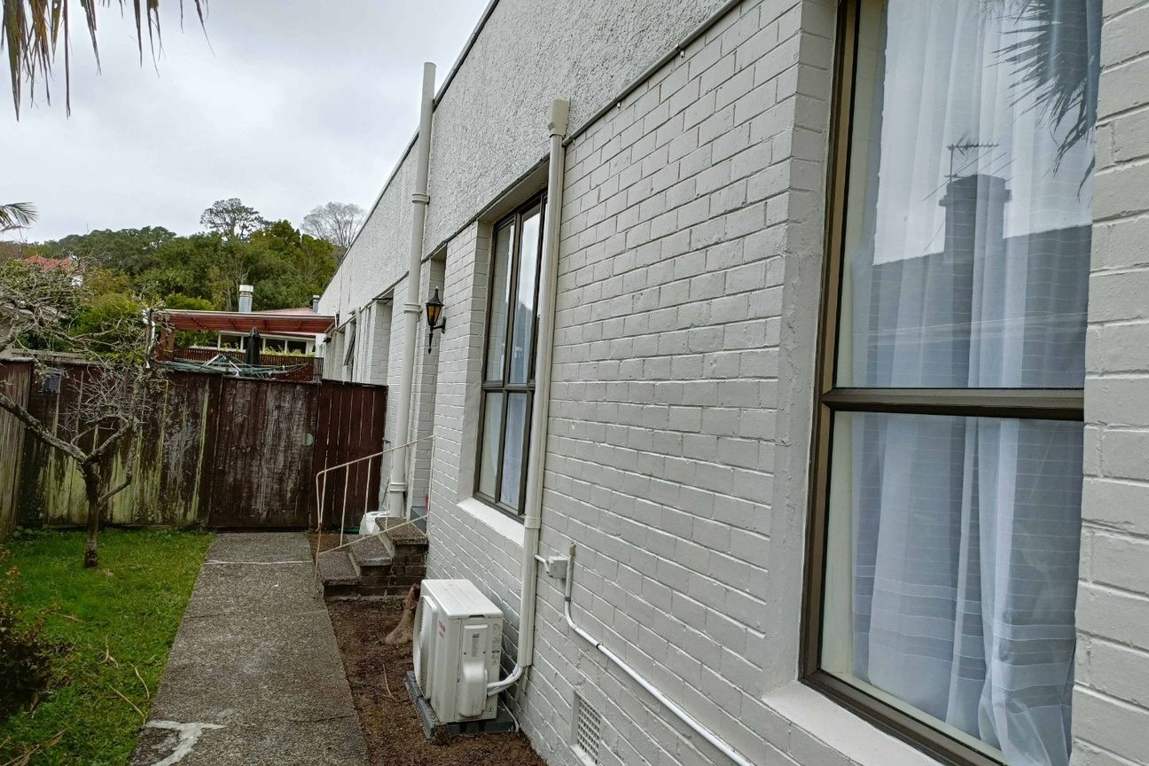 Well presented one bedroom unit. Great location. - Więcej
