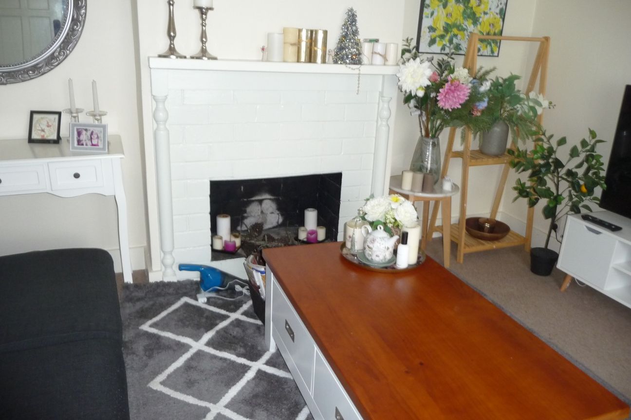 Well presented one bedroom unit. Great location. - Widok 2