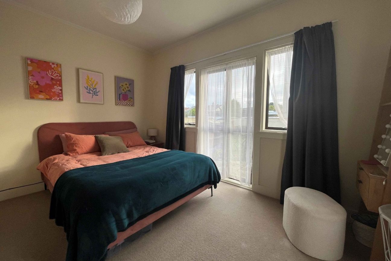 Well presented one bedroom unit. Great location. - Widok 3