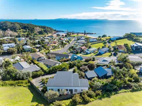 7 Dudley Crescent, Cable Bay